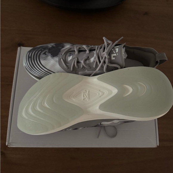 APL
Streamline Lightweight Cushioned Running Sneakers - Picture 6 of 7